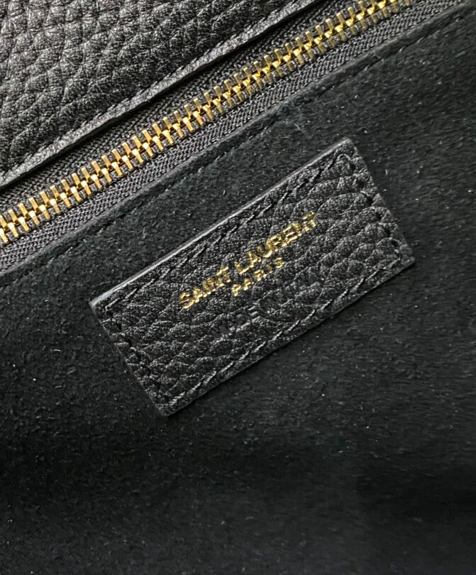 Saint Laurent Bea Tote In Grained Leather Black